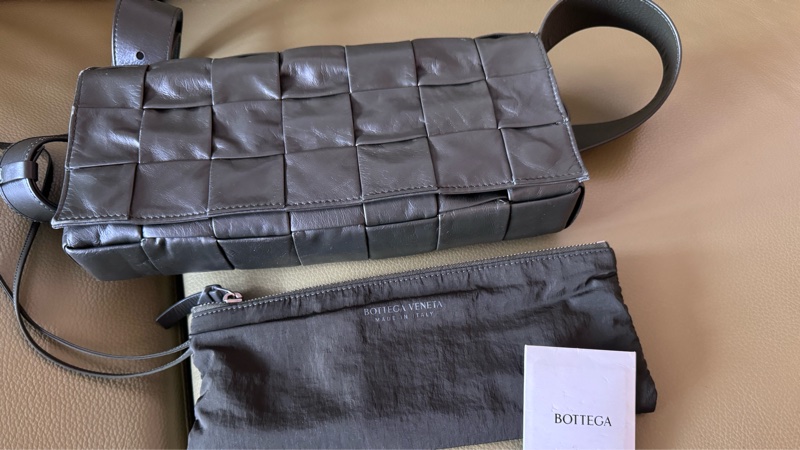 BOTTEGA VENETA墨綠色側背包-0