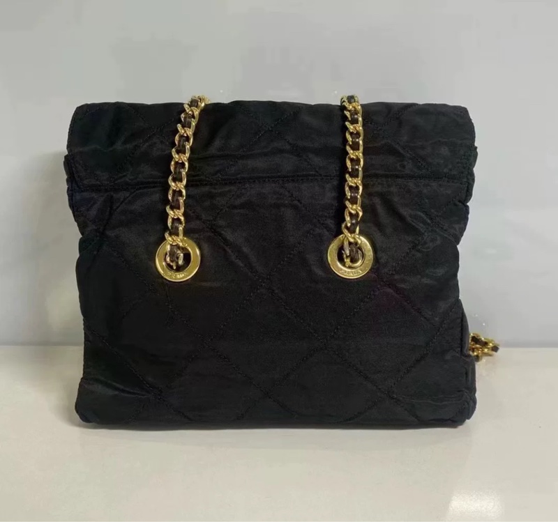 Prada黑金翻蓋25降落傘包-1