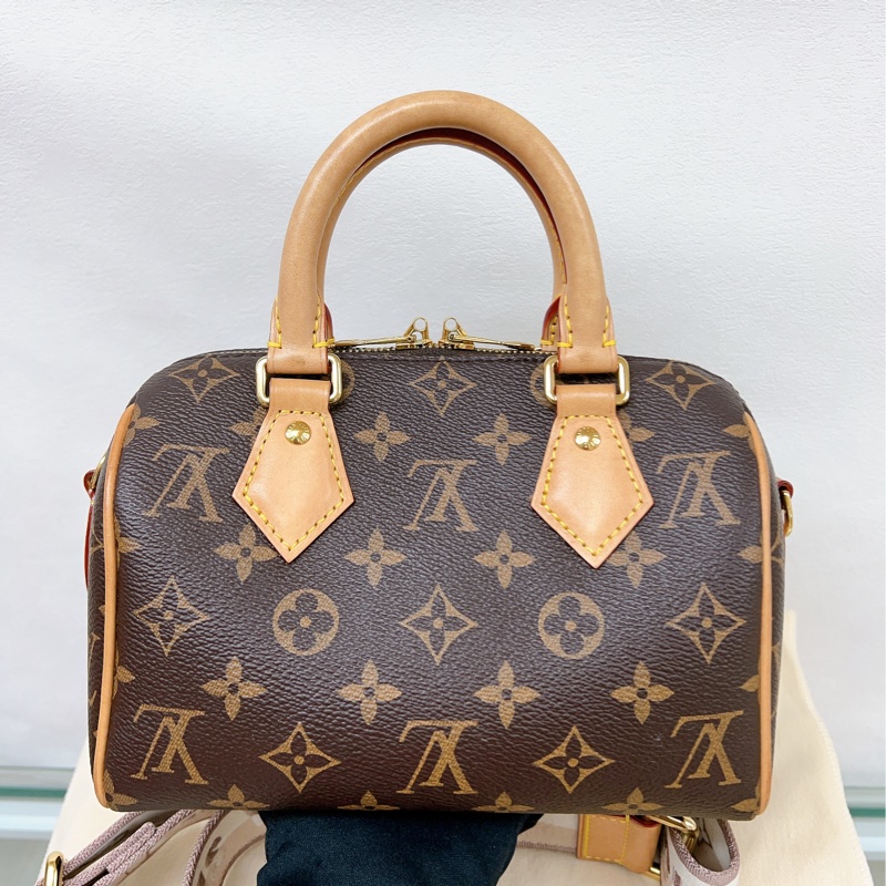 Lv speedy 20 奶茶米色肩帶-1