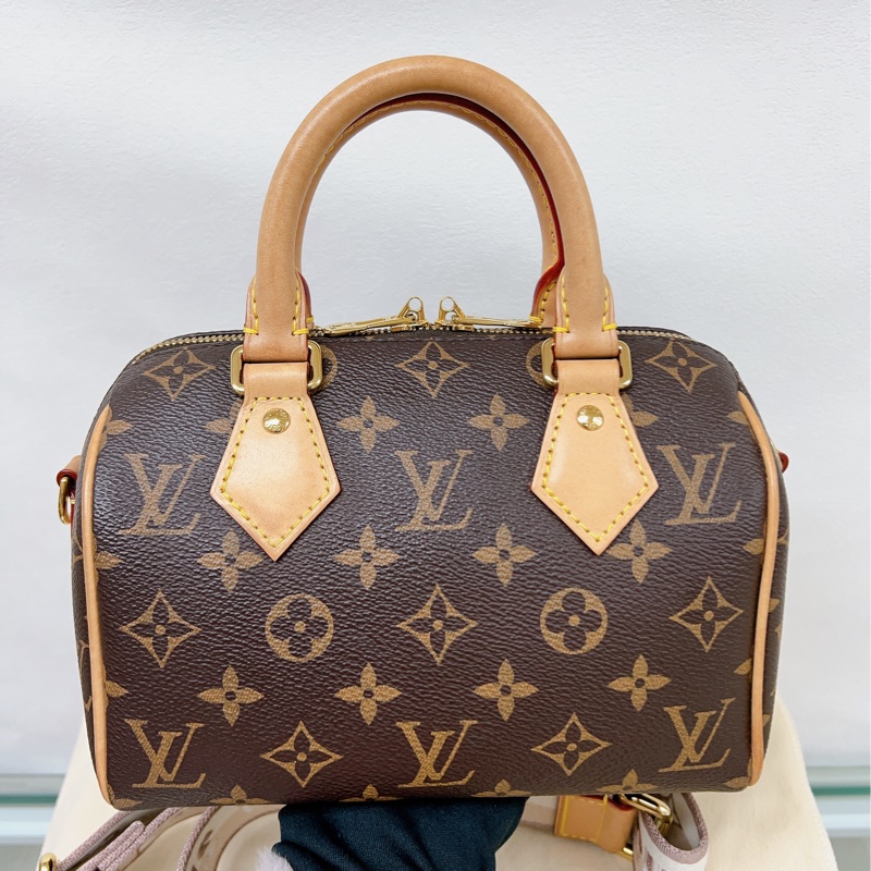 Lv speedy 20 奶茶米色肩帶-2