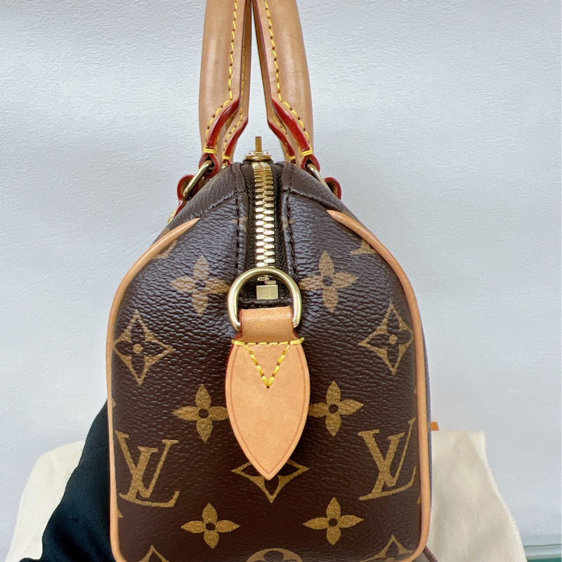 Lv speedy 20 奶茶米色肩帶-3
