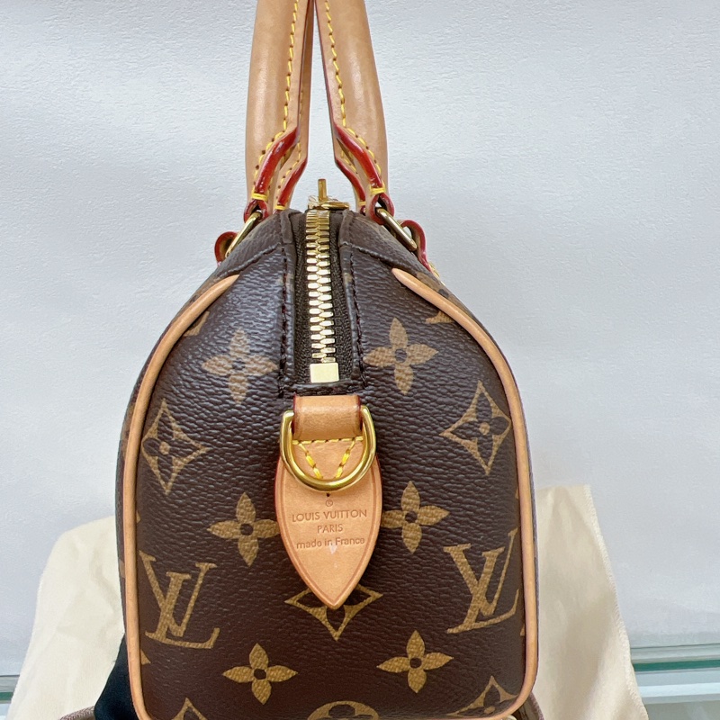 Lv speedy 20 奶茶米色肩帶-4