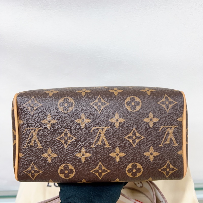 Lv speedy 20 奶茶米色肩帶-5