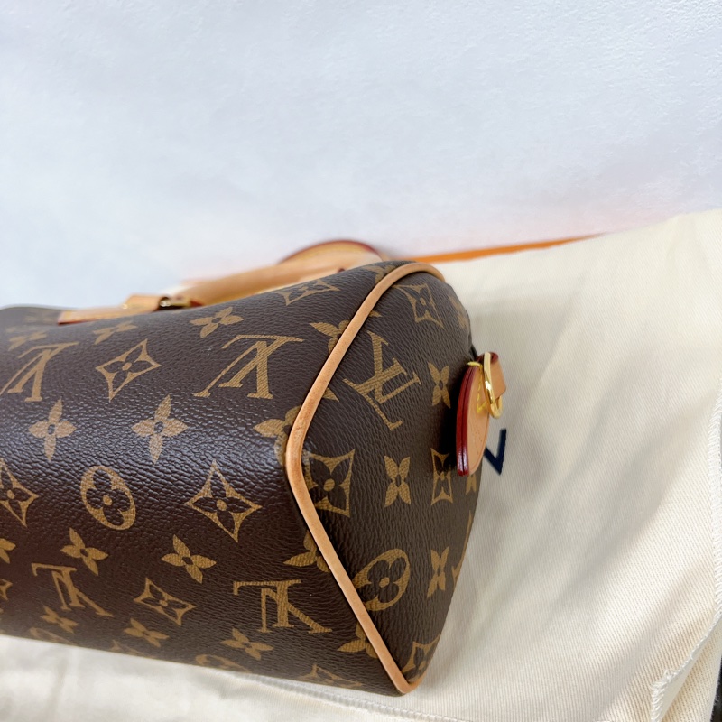 Lv speedy 20 奶茶米色肩帶-7