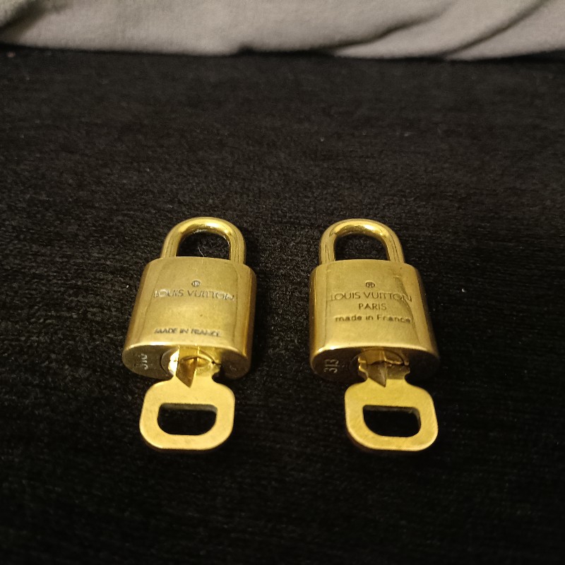 LV 包包鎖頭-0