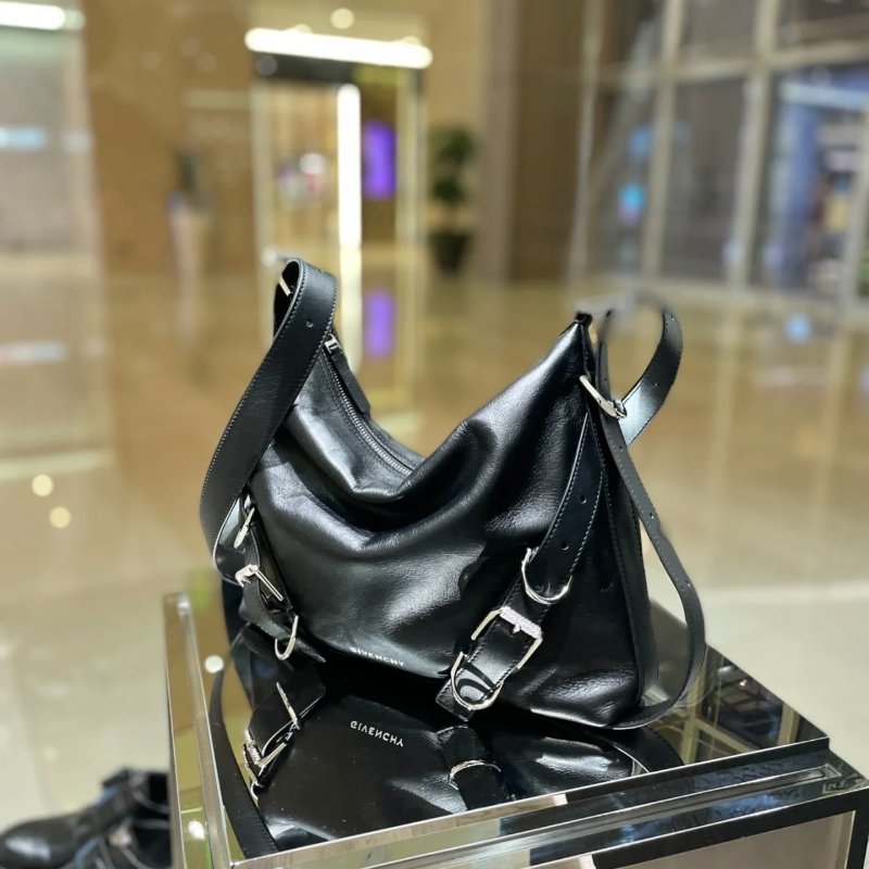 Givenchy 男款/中性款小款 Voyou 斜背包 黑色《2024季度新品》-1