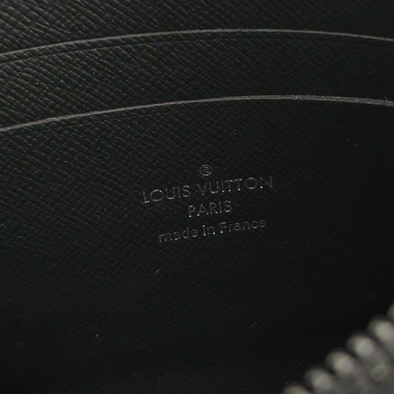 Louis Vuitton (LV) PochetteChaine徽章圖案Monogram印花拉鍊手拿包-4