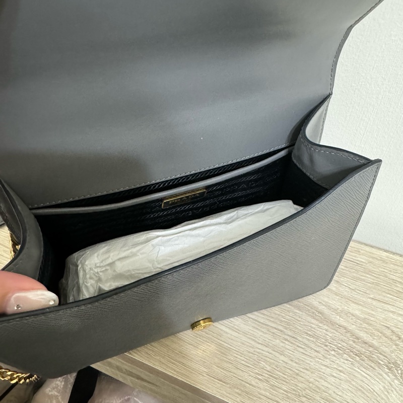 Prada 灰藍色鏈條小包-3