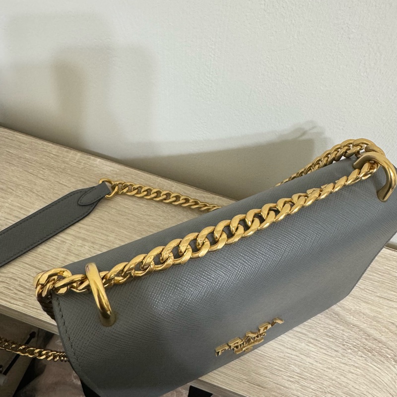 Prada 灰藍色鏈條小包-4