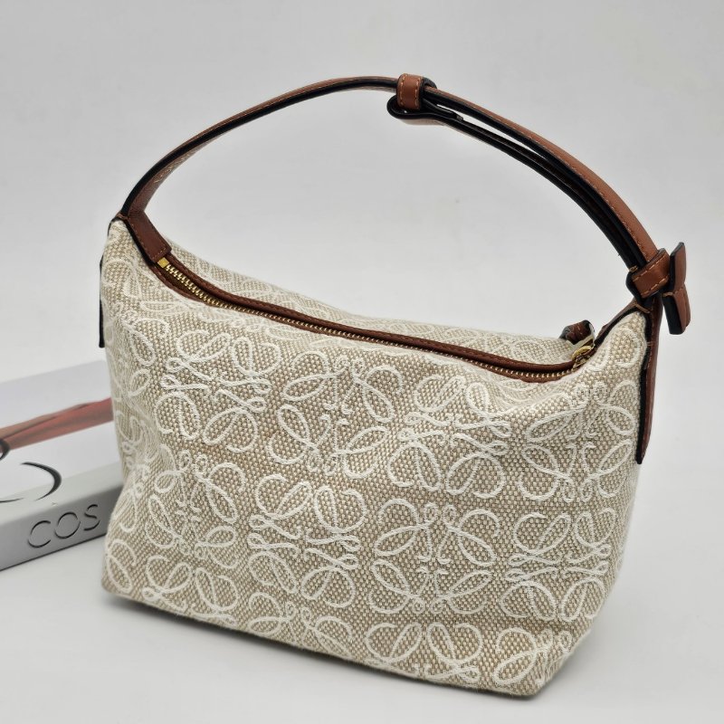 LOEWE 米白色 Cubi Anagram 緹花 LOGO 小便當包/腋下包-0