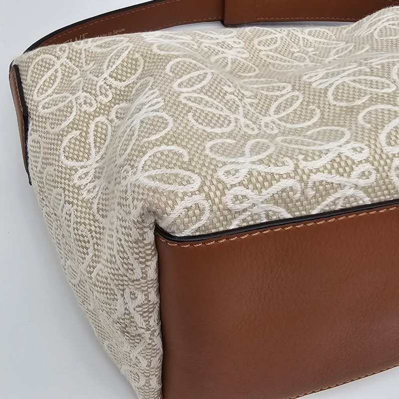 LOEWE 米白色 Cubi Anagram 緹花 LOGO 小便當包/腋下包-6