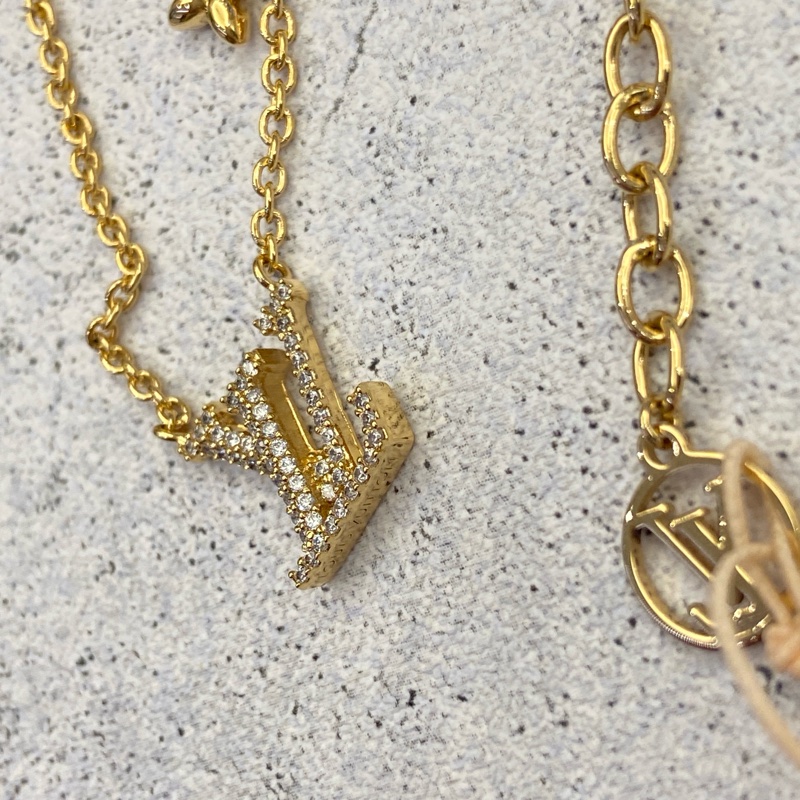 LV lconic 金色鑲鑽LV項鍊-3