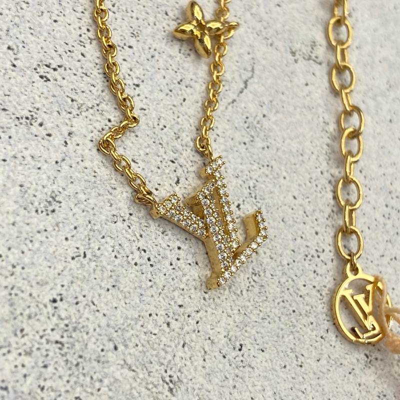 LV lconic 金色鑲鑽LV項鍊-9