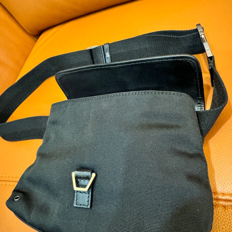 真品Gucci經典黑色 腰包 側背包 胸包 櫃哥櫃姐包-0