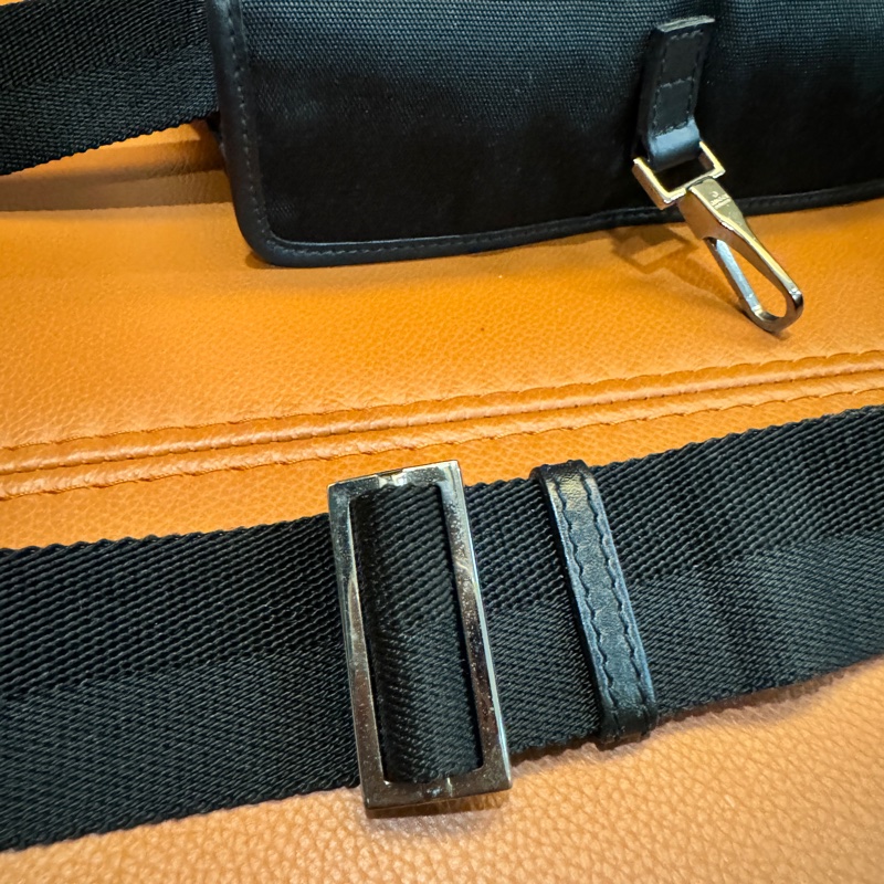 真品Gucci經典黑色 腰包 側背包 胸包 櫃哥櫃姐包-7