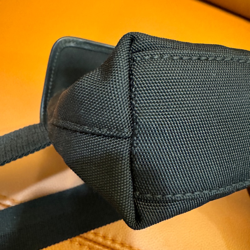 真品Gucci經典黑色 腰包 側背包 胸包 櫃哥櫃姐包-16