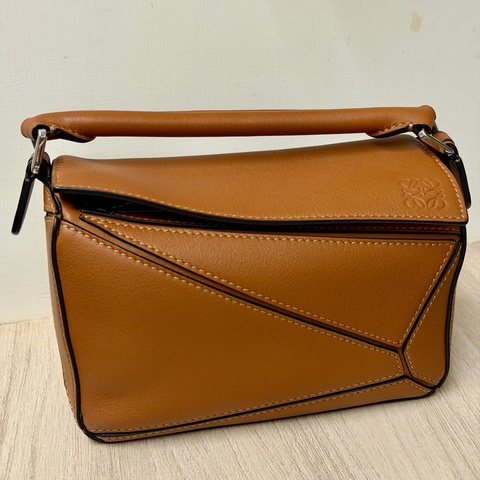 LOEWE Mini Puzzle 經典焦糖色