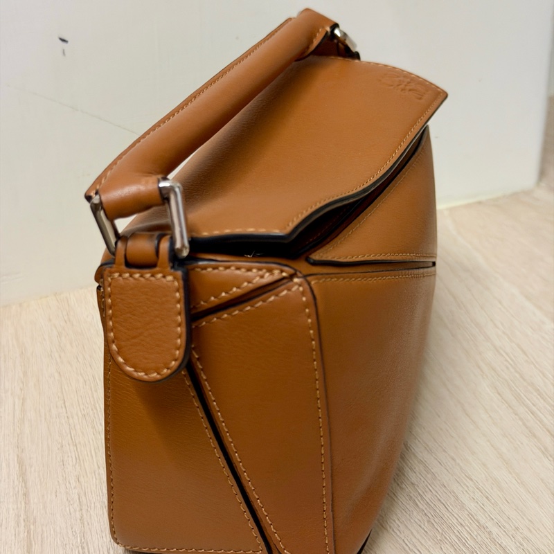 LOEWE Mini Puzzle 經典焦糖色-3