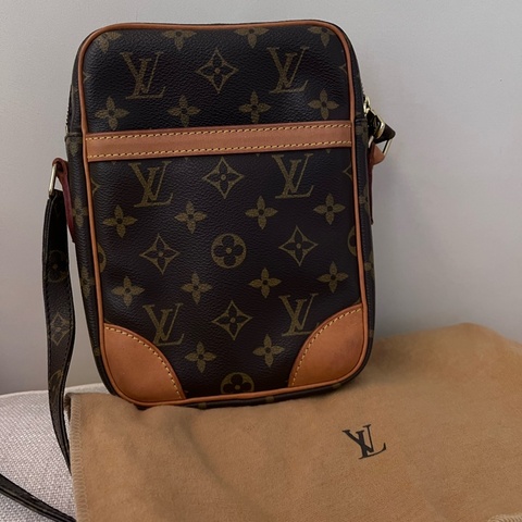 LV 經典肩背斜背相機包