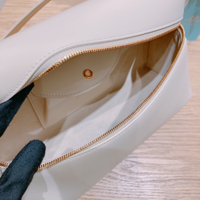 LORO PIANA 諾悠翩雅經典拉鍊肩帶包包EXTRA BAG L27 CALFSKIN-6