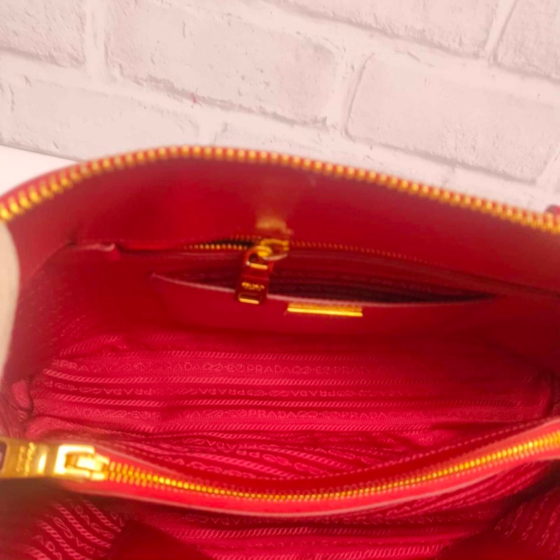 ❌已經售出❌ PRADA 普拉達 BL0836紅色亮皮革貝殼包 手提包附肩帶 兩用包 義大利精品包 保證卡-13