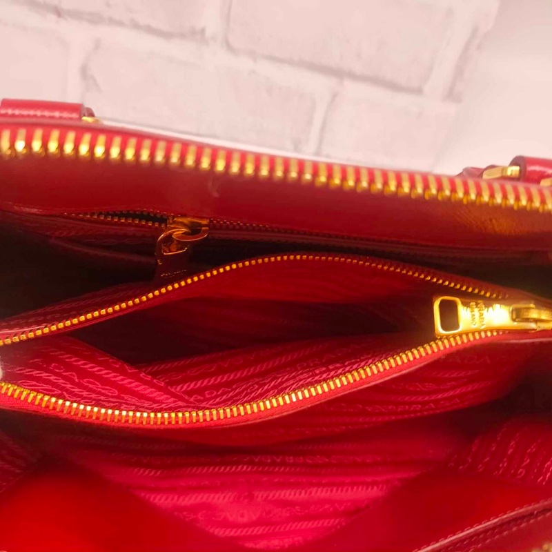 ❌已經售出❌ PRADA 普拉達 BL0836紅色亮皮革貝殼包 手提包附肩帶 兩用包 義大利精品包 保證卡-16