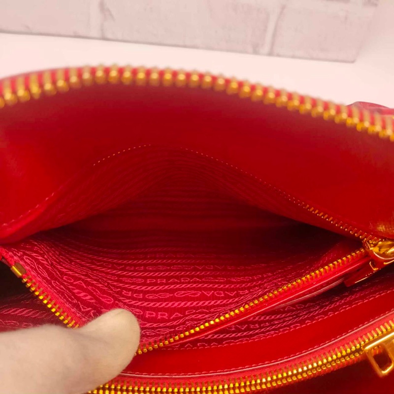 ❌已經售出❌ PRADA 普拉達 BL0836紅色亮皮革貝殼包 手提包附肩帶 兩用包 義大利精品包 保證卡-17