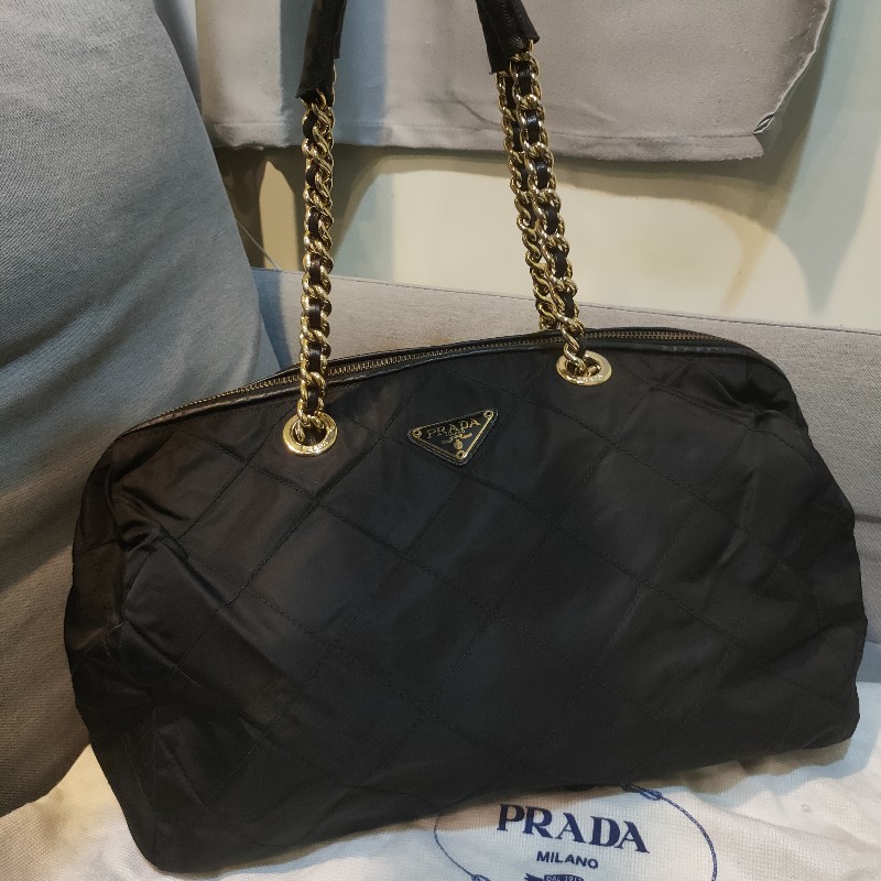 🌴老闆出國渡假♥️限時一週隨便買♥️【8成新】㊣✨ PRADA✨普拉達（附防塵袋）黑色 菱格紋 金屬鍊 帆布 肩背包 手提包 托特包/二手包/二手精品/保證正品-0