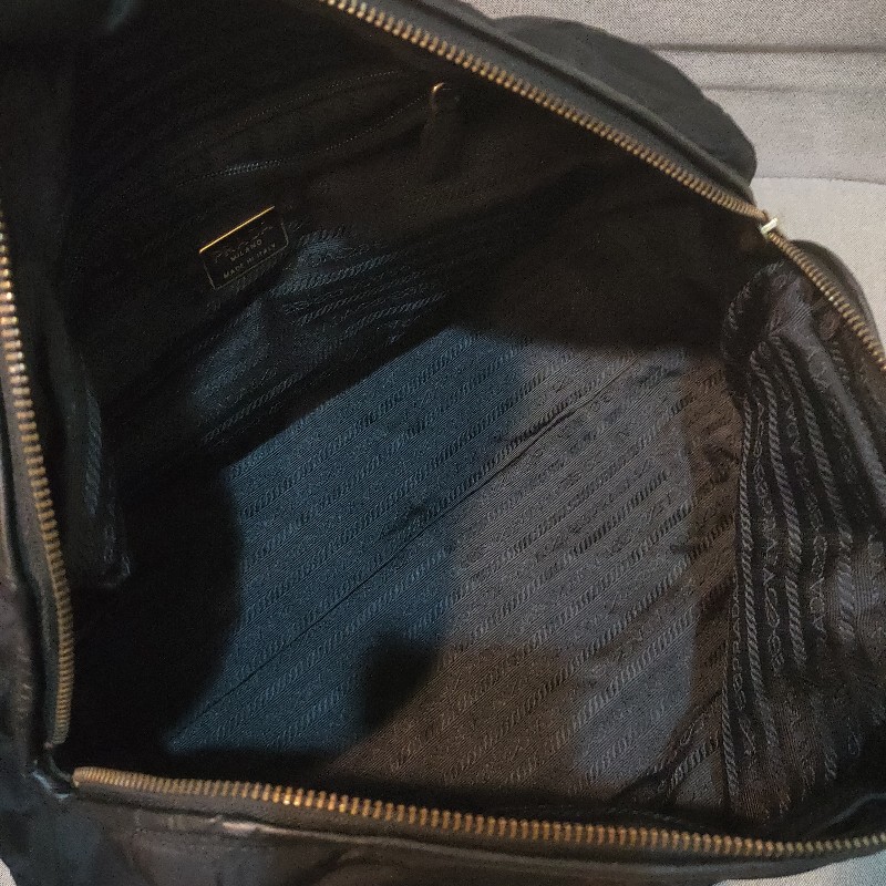 🌴老闆出國渡假♥️限時一週隨便買♥️【8成新】㊣✨ PRADA✨普拉達（附防塵袋）黑色 菱格紋 金屬鍊 帆布 肩背包 手提包 托特包/二手包/二手精品/保證正品-29