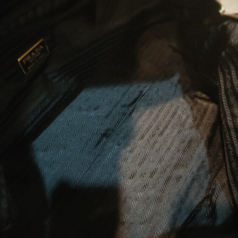 🌴老闆出國渡假♥️限時一週隨便買♥️【8成新】㊣✨ PRADA✨普拉達（附防塵袋）黑色 菱格紋 金屬鍊 帆布 肩背包 手提包 托特包/二手包/二手精品/保證正品-30