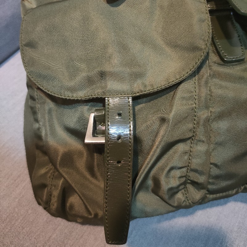 【8成新】㊣✨PRADA✨普拉達 軍綠色 掀蓋式 皮革 輕量 帆布 後背包/二手包/二手精品/保證正品🌳二手樹屋🌳-9