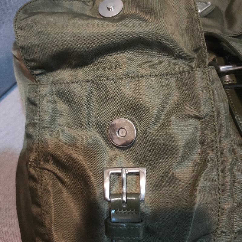 【8成新】㊣✨PRADA✨普拉達 軍綠色 掀蓋式 皮革 輕量 帆布 後背包/二手包/二手精品/保證正品🌳二手樹屋🌳-10