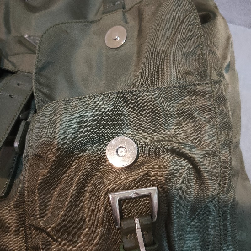 【8成新】㊣✨PRADA✨普拉達 軍綠色 掀蓋式 皮革 輕量 帆布 後背包/二手包/二手精品/保證正品🌳二手樹屋🌳-11