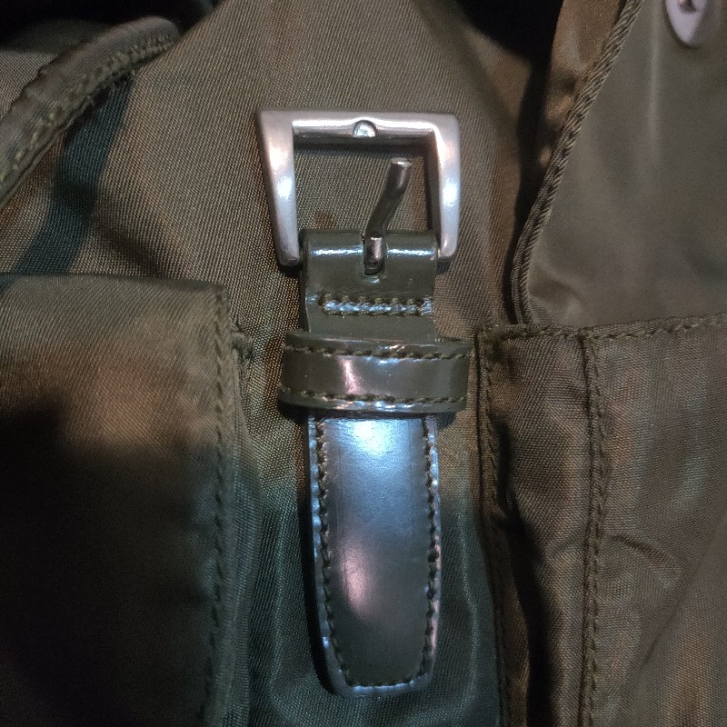 【8成新】㊣✨PRADA✨普拉達 軍綠色 掀蓋式 皮革 輕量 帆布 後背包/二手包/二手精品/保證正品🌳二手樹屋🌳-12