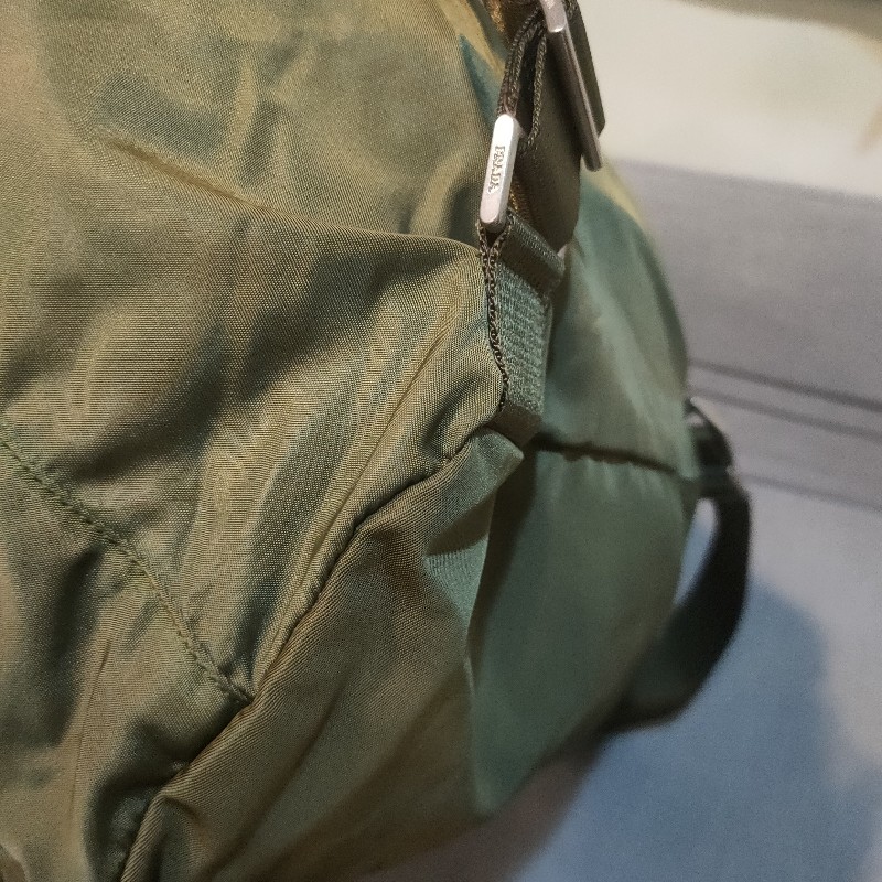【8成新】㊣✨PRADA✨普拉達 軍綠色 掀蓋式 皮革 輕量 帆布 後背包/二手包/二手精品/保證正品🌳二手樹屋🌳-15