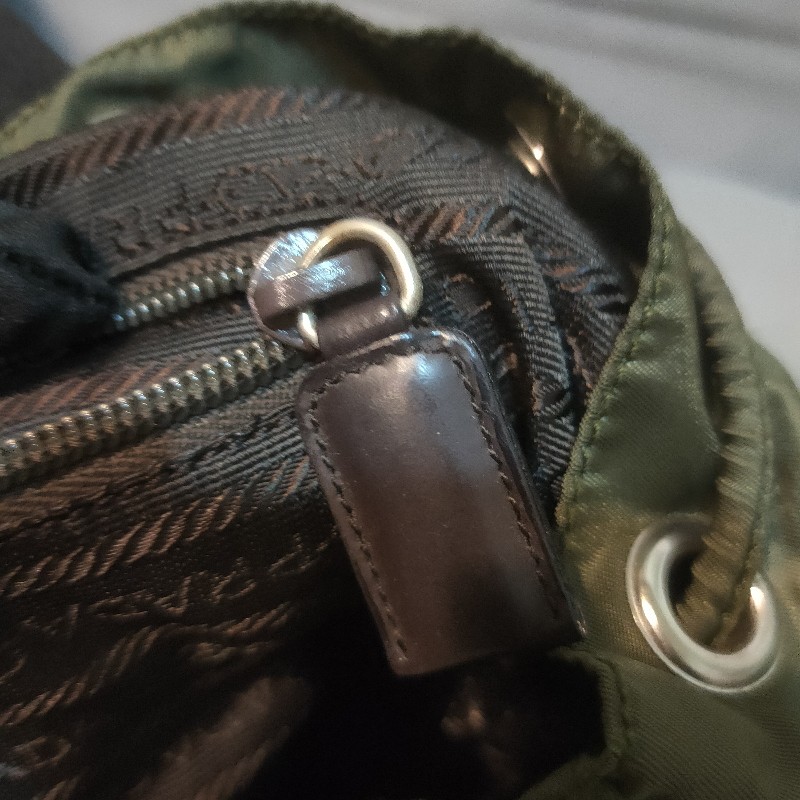 【8成新】㊣✨PRADA✨普拉達 軍綠色 掀蓋式 皮革 輕量 帆布 後背包/二手包/二手精品/保證正品🌳二手樹屋🌳-32