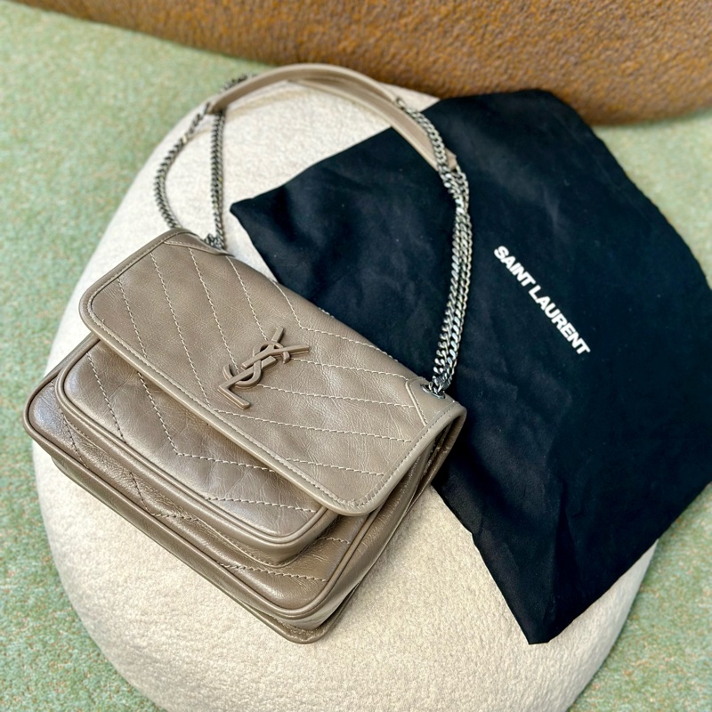 🔥爆款秒殺價釋出🔥#Ysl baby #niki #大象灰 新款 #D釦✨近全新、五金膜沒撕-1