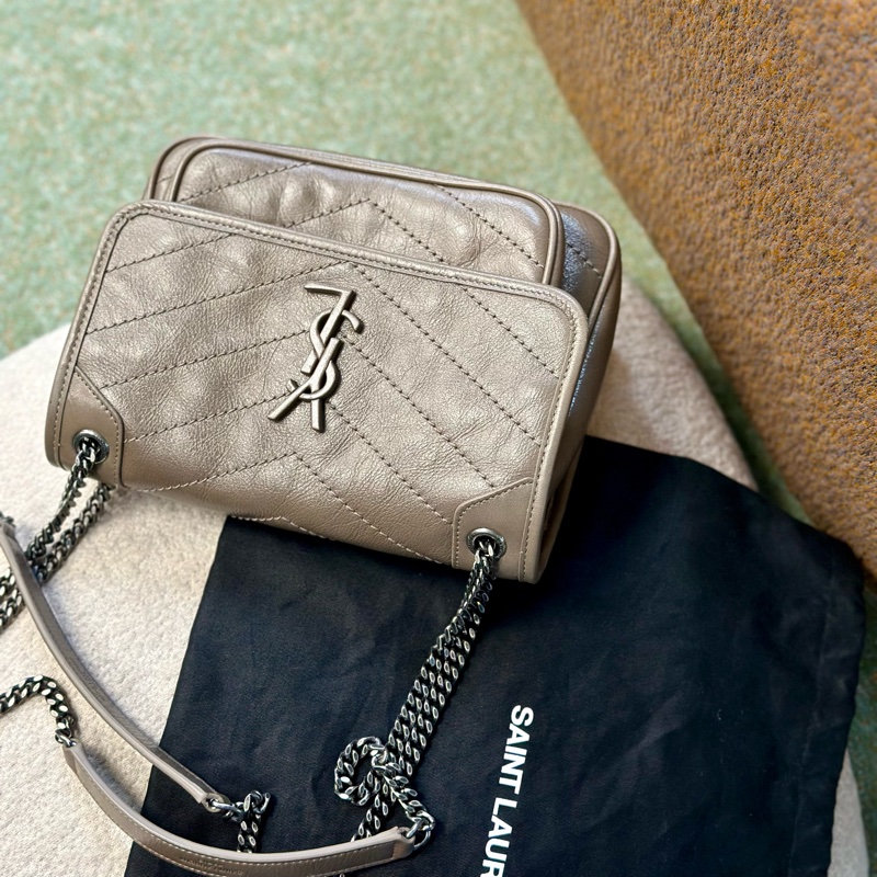 🔥爆款秒殺價釋出🔥#Ysl baby #niki #大象灰 新款 #D釦✨近全新、五金膜沒撕-3