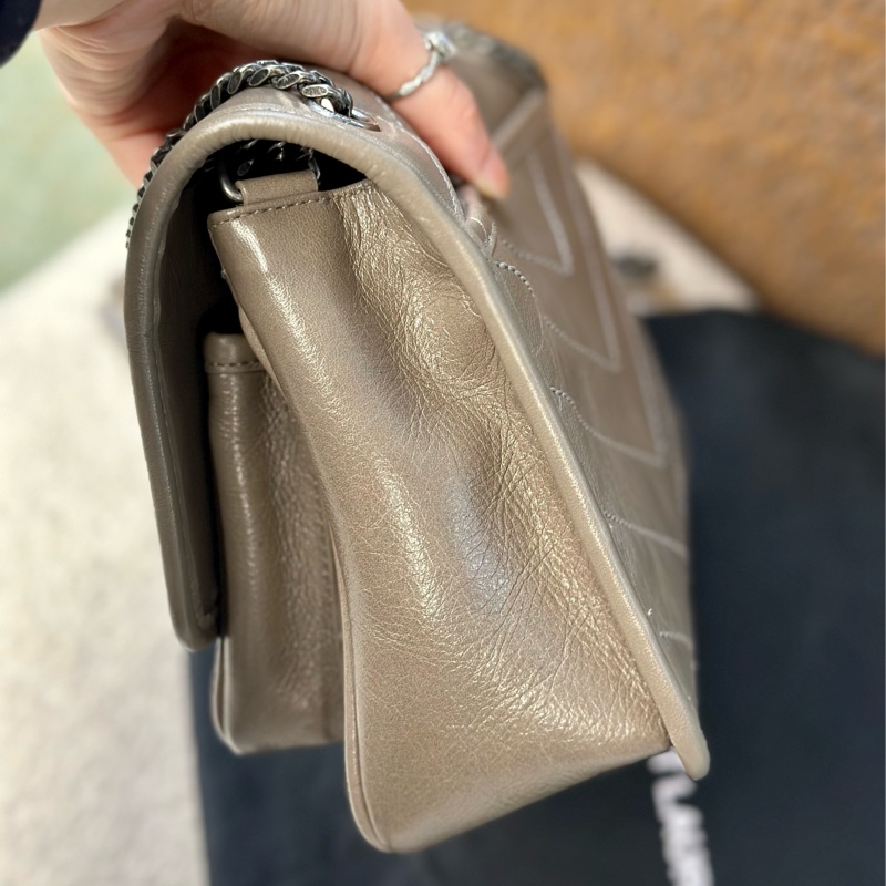 🔥爆款秒殺價釋出🔥#Ysl baby #niki #大象灰 新款 #D釦✨近全新、五金膜沒撕-9