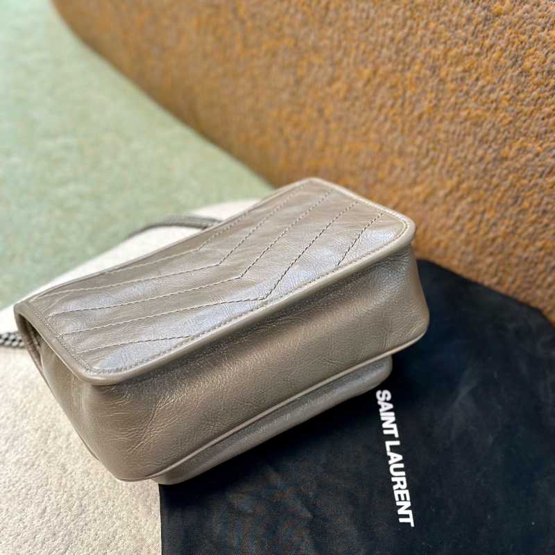 🔥爆款秒殺價釋出🔥#Ysl baby #niki #大象灰 新款 #D釦✨近全新、五金膜沒撕-11