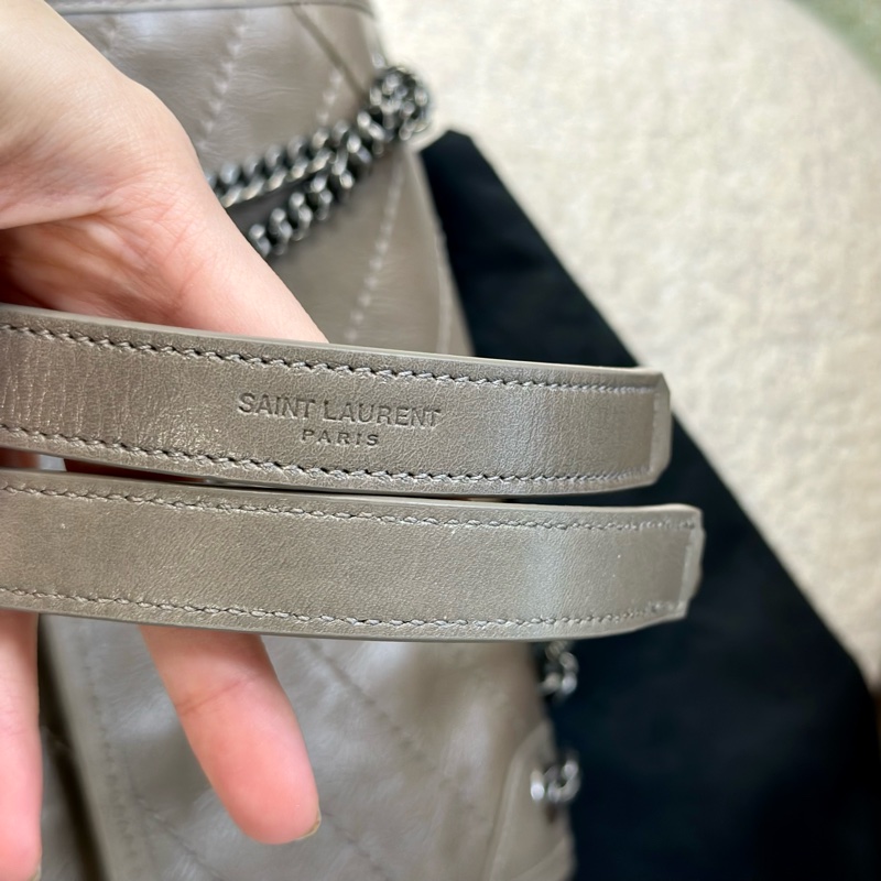 🔥爆款秒殺價釋出🔥#Ysl baby #niki #大象灰 新款 #D釦✨近全新、五金膜沒撕-14