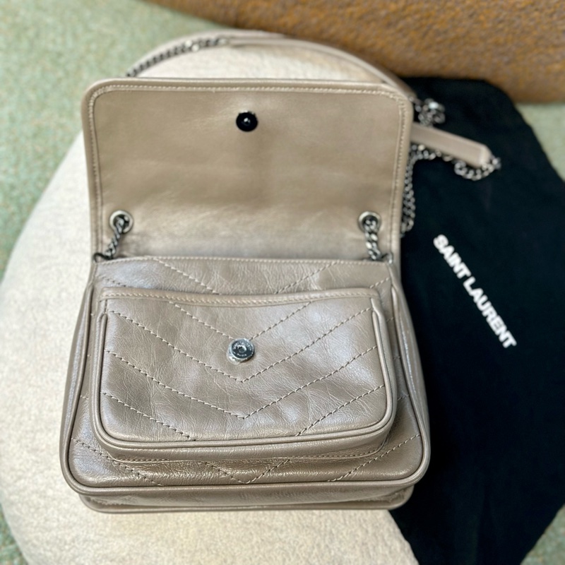 🔥爆款秒殺價釋出🔥#Ysl baby #niki #大象灰 新款 #D釦✨近全新、五金膜沒撕-18