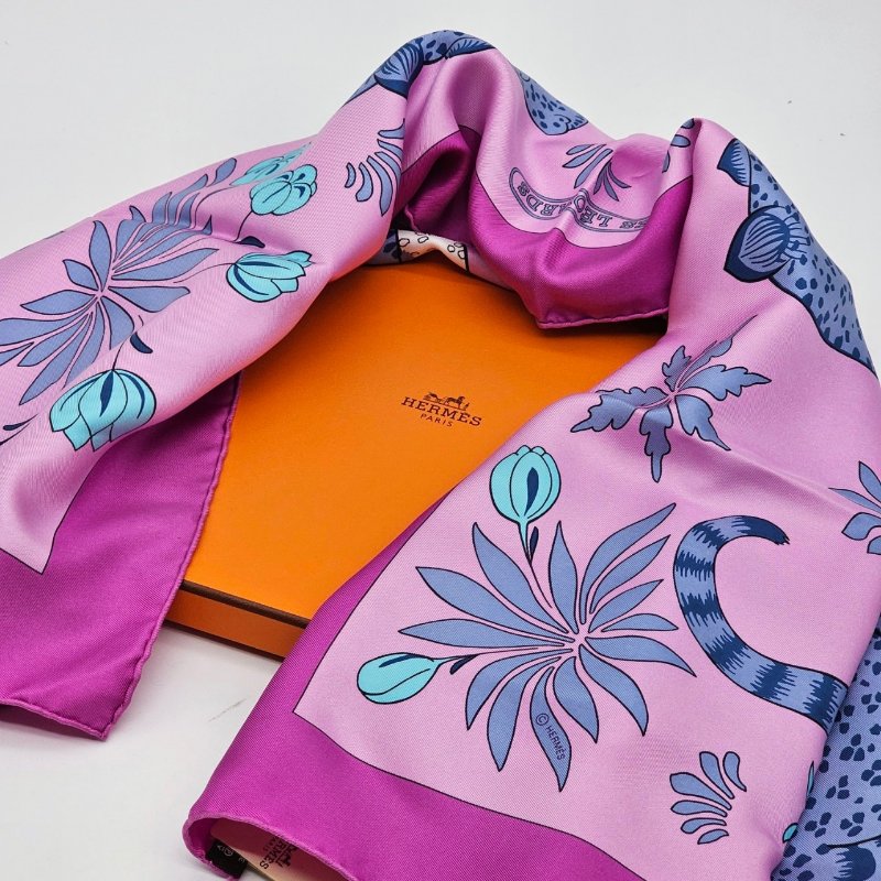HERMES 粉紫色系 豹圖騰 90X90絲巾/方巾-1