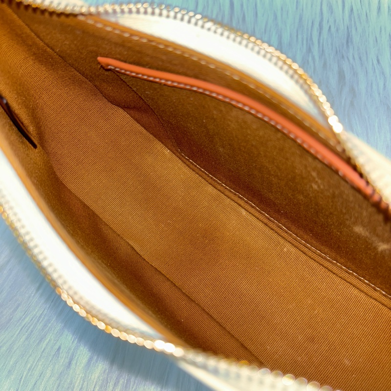 Celine 193952 白凱旋門Triomphe帆布Ava腋下包-15