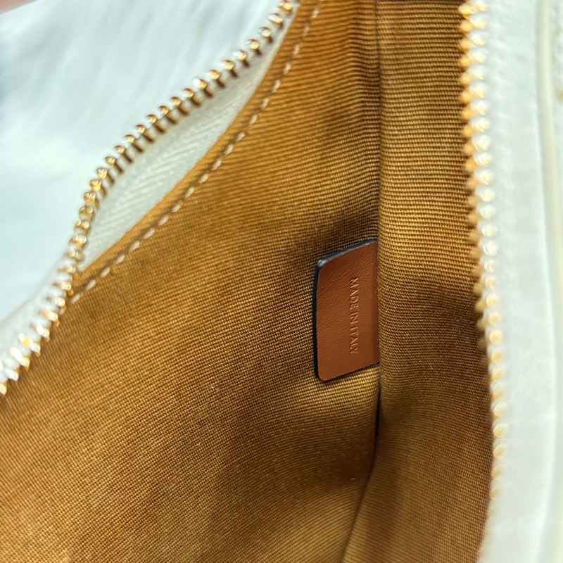 Celine 193952 白凱旋門Triomphe帆布Ava腋下包-17