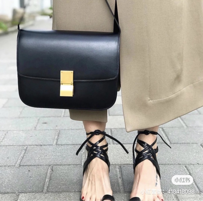 🔥爆款甜價釋出🔥 #Celine #賽琳classic #box #豆腐包 #方塊包 中號-3