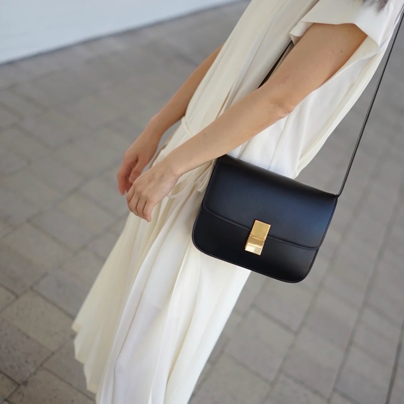 🔥爆款甜價釋出🔥 #Celine #賽琳classic #box #豆腐包 #方塊包 中號-6
