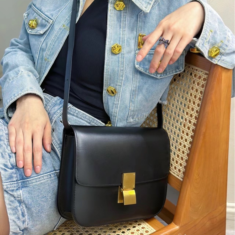 🔥爆款甜價釋出🔥 #Celine #賽琳classic #box #豆腐包 #方塊包 中號-7