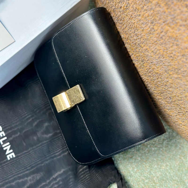 🔥爆款甜價釋出🔥 #Celine #賽琳classic #box #豆腐包 #方塊包 中號-11