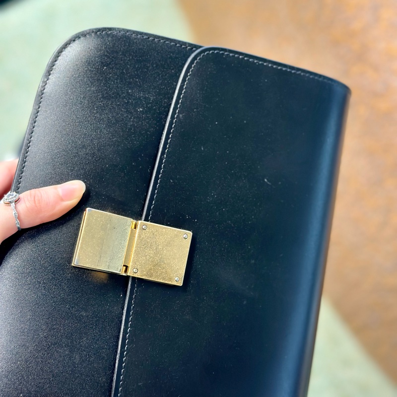 🔥爆款甜價釋出🔥 #Celine #賽琳classic #box #豆腐包 #方塊包 中號-14